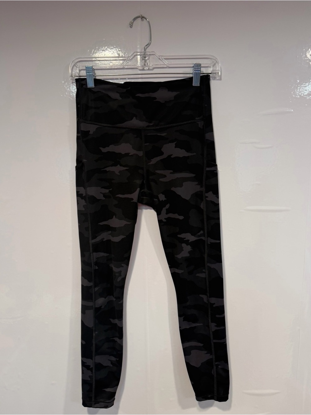 Athleta Ultimate Stash Black Camo Leggings